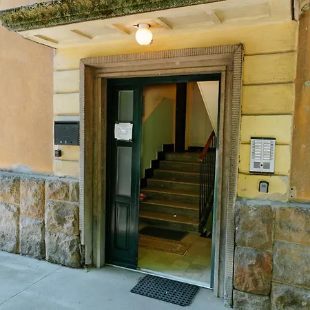 Kis-duna Lak Apartment *